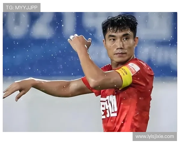 青岛西海岸总经理确认郑智为球队新任主帅候选人之一