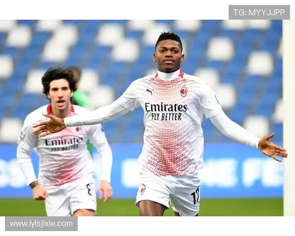 莱奥提前回归米兰积极备战 力争重返首发阵容状态